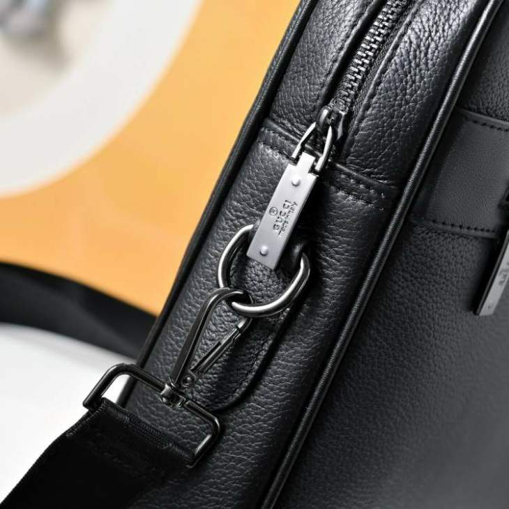 Picture of Gucci Mens Bags _SKUfw217831275fw